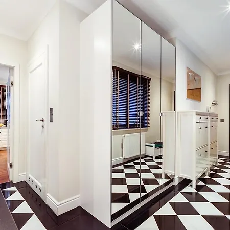 Sunny By The Sea With Garage ソポト