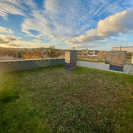 Sunny By The Sea With Garage Апартаменты *