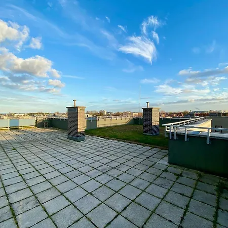 Sunny By The Sea With Garage Апартаменты Сопот